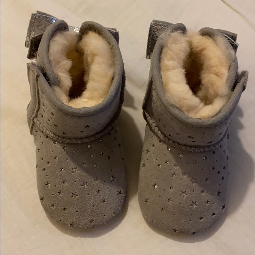 Baby uggs size 2/3
